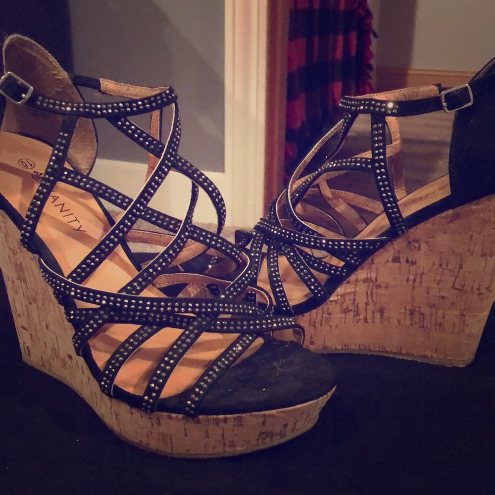 Vanity Wedges